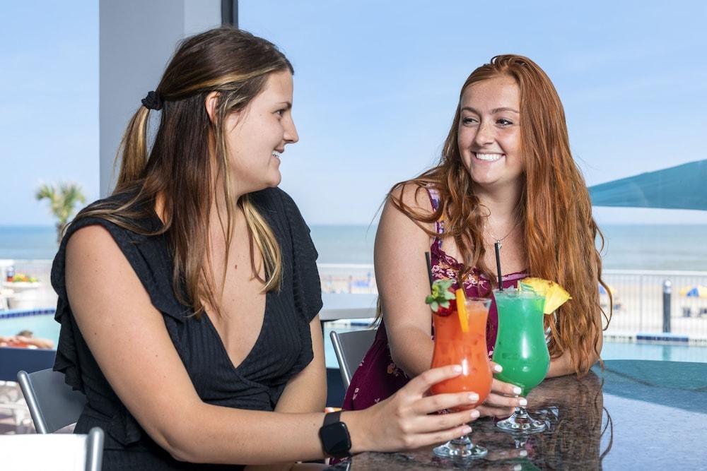 Comfort Inn & Suites Daytona Beach Oceanfront Экстерьер фото