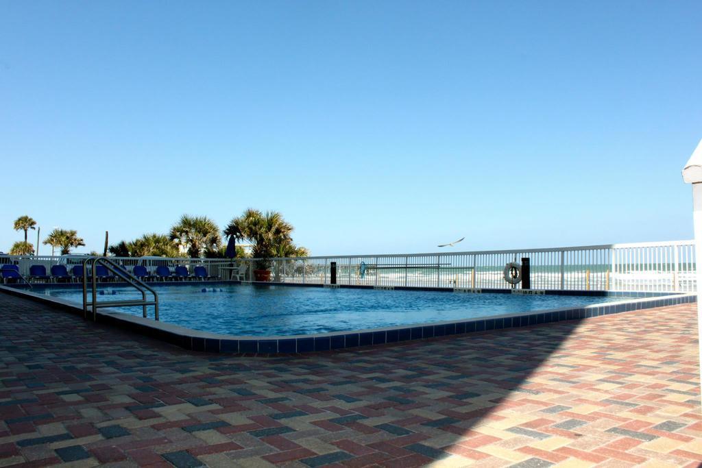 Comfort Inn & Suites Daytona Beach Oceanfront Экстерьер фото